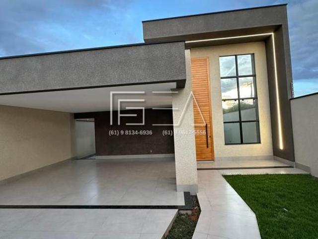 Casa venda em Região Geográfica Imediata de Águas Lindas de Goiás, Região Integrada de Desenvolvimento do Distrito Federal e Entorno