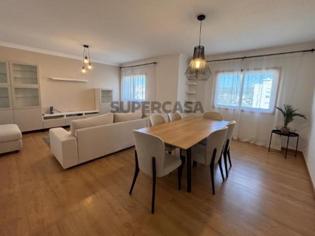 Casa venda em Nova Carnaxide, Oeiras