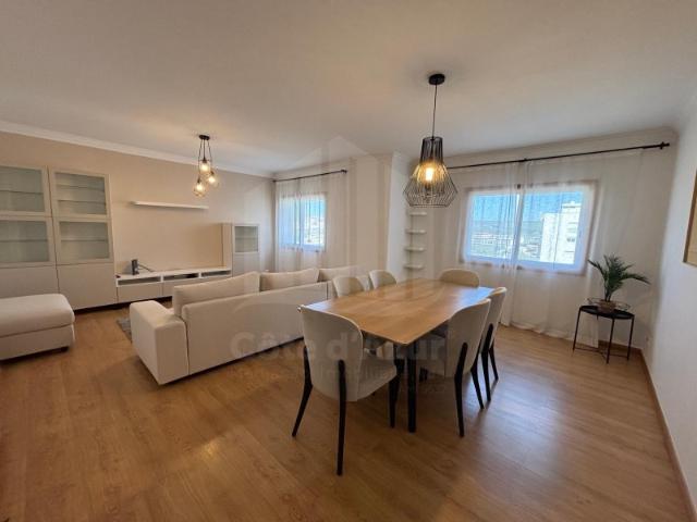 Apartamento venda em Nova Carnaxide, Oeiras
