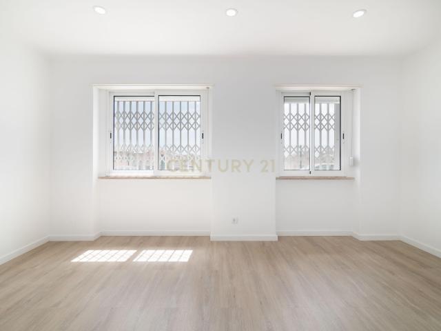 Apartamento venda em Vale de Carenque, Sintra