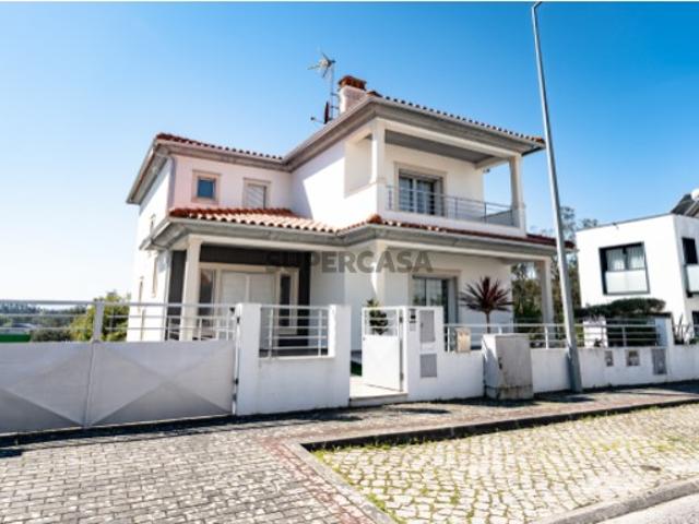 Casa venda em Parceiros e Azoia, Leiria