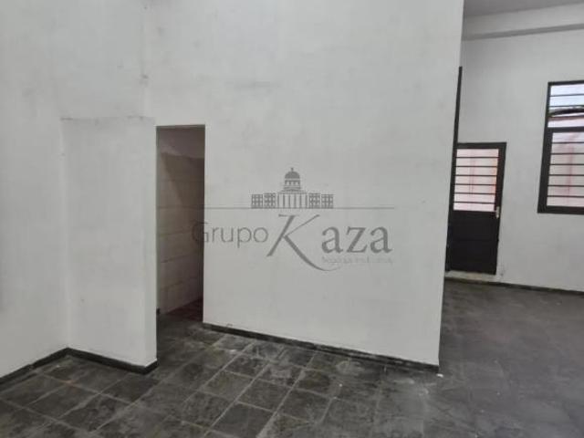 Casa venda em Região Imediata de São José dos Campos, Região Metropolitana do Vale do Paraíba e Litoral Norte