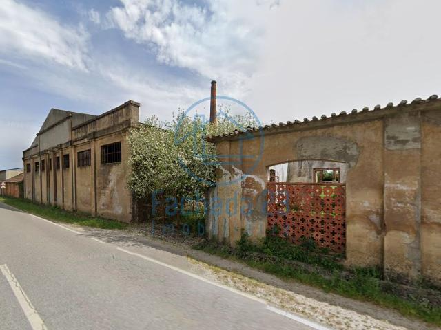Loja venda em Canas de Santa Maria, Tondela