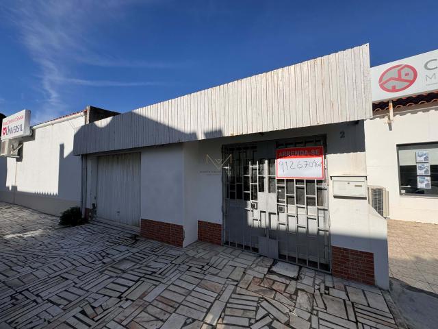 Loja venda em Marco Cabaço, Almada