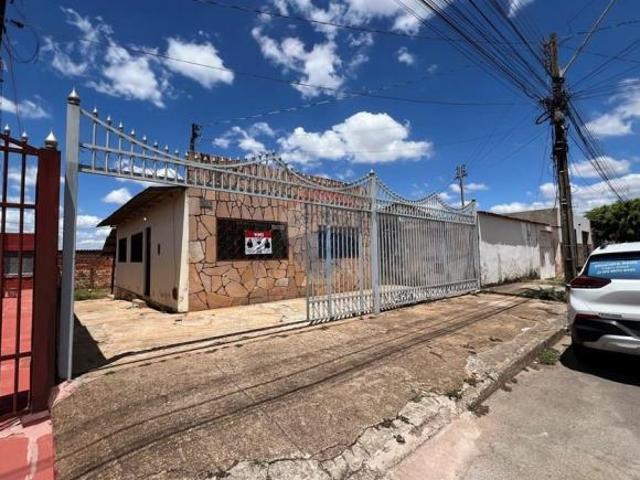 Casa venda em Região Geográfica Imediata do Distrito Federal, Região Integrada de Desenvolvimento do Distrito Federal e Entorno
