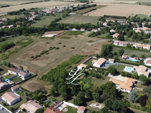 Terrain vente à Fontenay-le-Comte, Benet