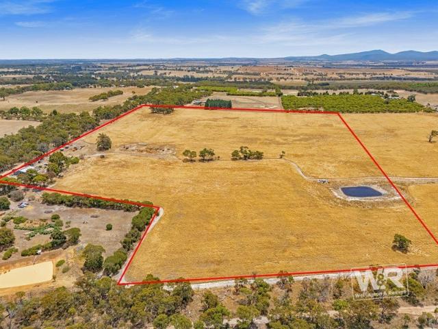 Cottage for sale in Kendenup, Western Australia