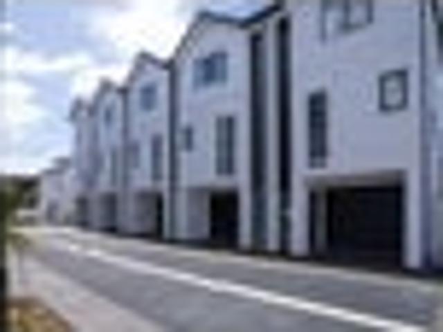 Townhouse for sale in Heathcote, Canterbury