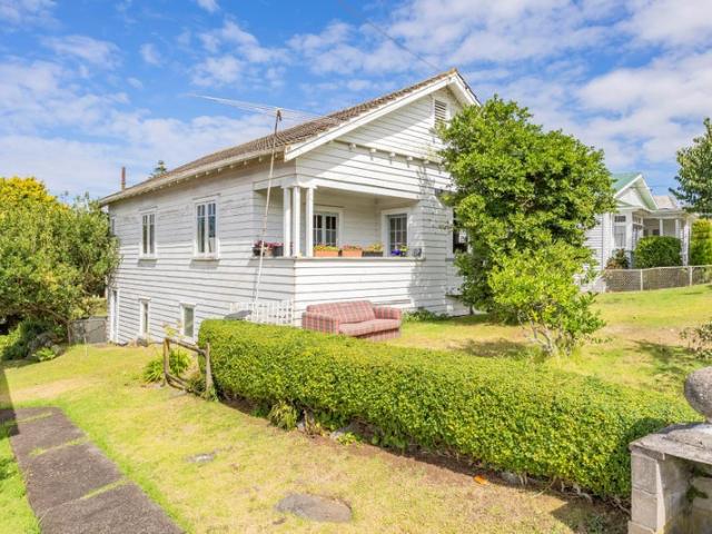 House for sale in One Tree Hill, Oroua County