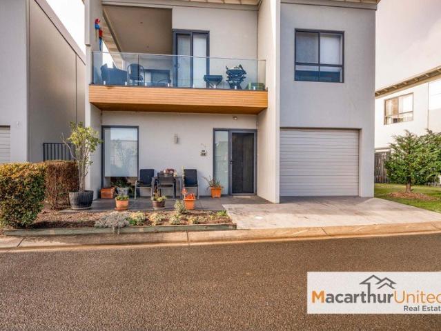 Villa for sale in Sydney, New South Wales