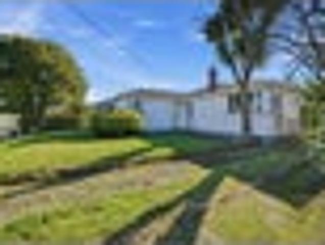 House for sale in Chaslands, Canterbury