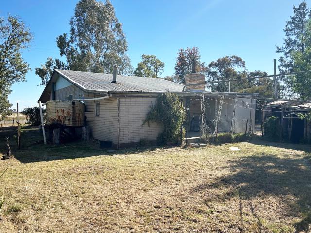 House for sale in Victoria