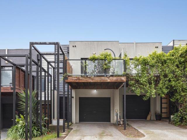 Apartment for sale in South Morang, Melbourne