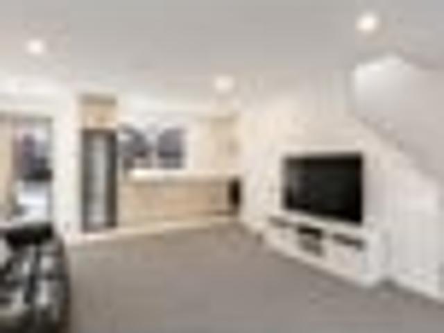 Townhouse for sale in Heathcote, Canterbury