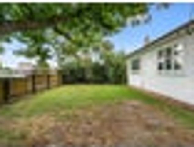 House for sale in Kelston