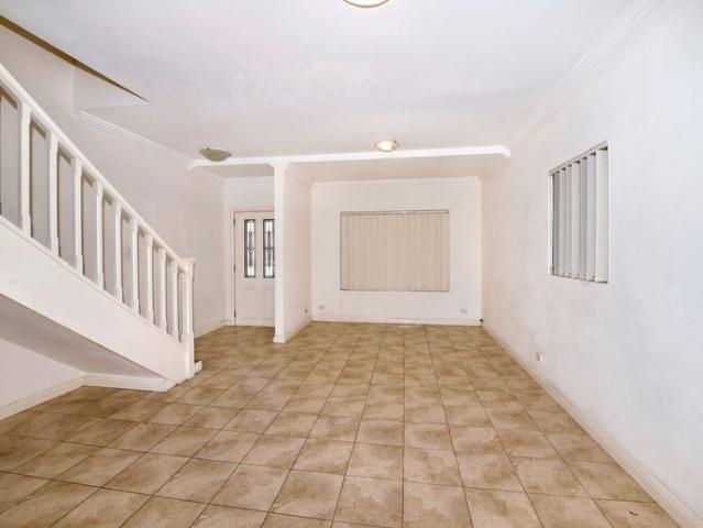 Townhouse for rent in Sydney, New South Wales