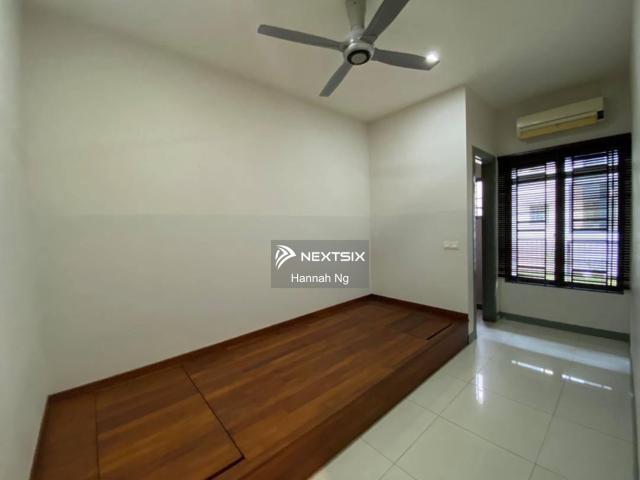 Residential House for sale in Kuching, Bahagian Kuching