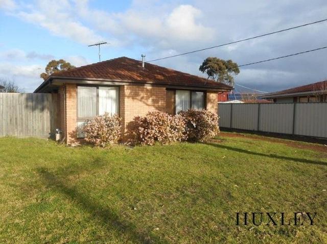 House for rent in Kings Park, Victoria