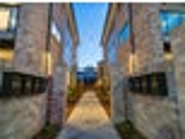 Apartment for sale in Heathcote, Canterbury