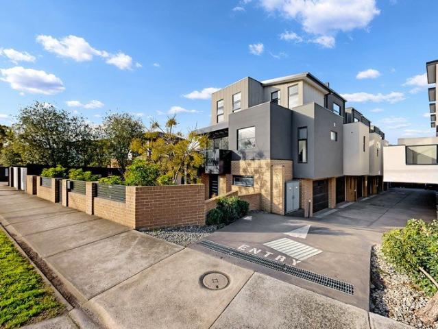 Townhouse for rent in Camerons Creek, Victoria