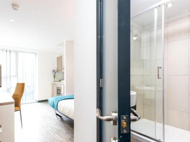 House for sale in Luton