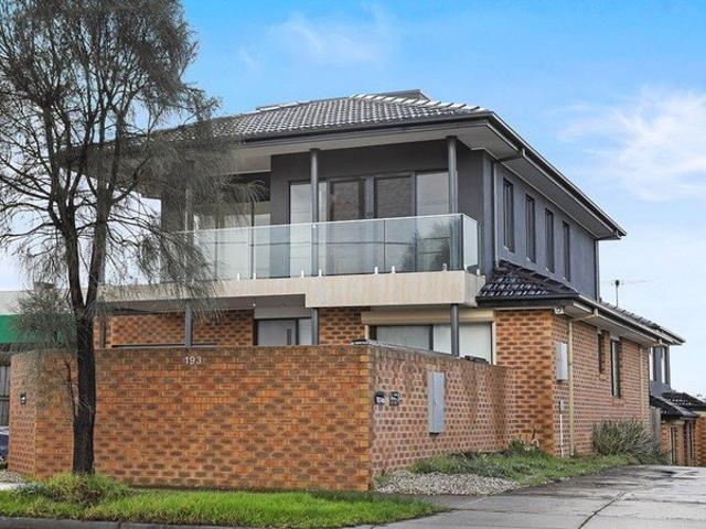 Townhouse for rent in Camerons Creek, Victoria