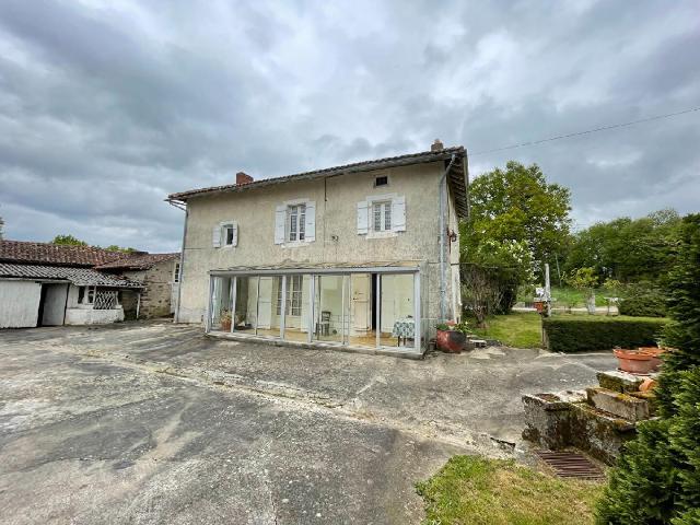 Maison vente à Rochechouart, Oradour-sur-vayres