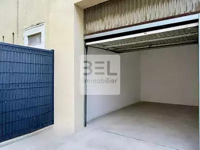 Garage vente à Tanneurs, Orange