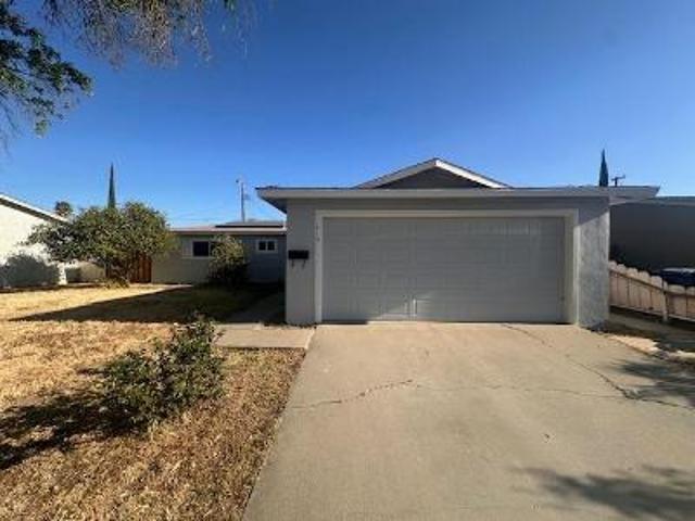 House for sale in Los Banos