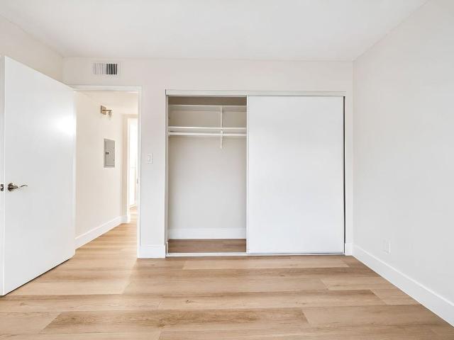 Apartment for rent in Canoga Park, California