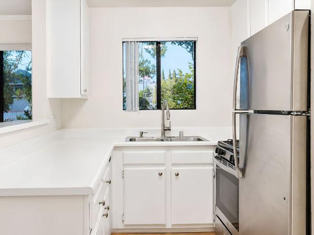 Apartment for rent in Canoga Park, California