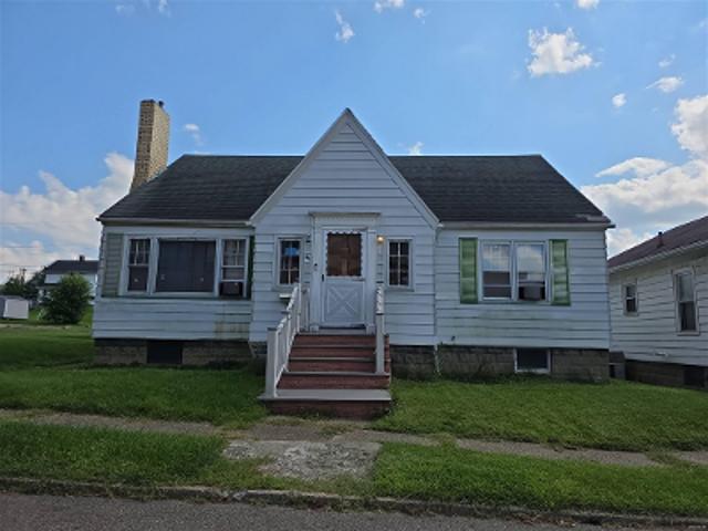 House for sale in Coshocton, Coshocton County