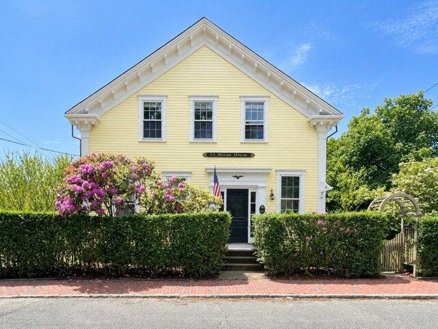 House for sale in Mikas Pond, Nantucket