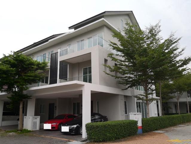 Terraced House for sale in Wellesley, Penang