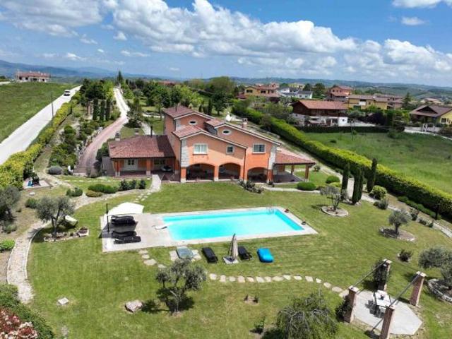 Villa Indipendente in vendita a Oratino, Molise