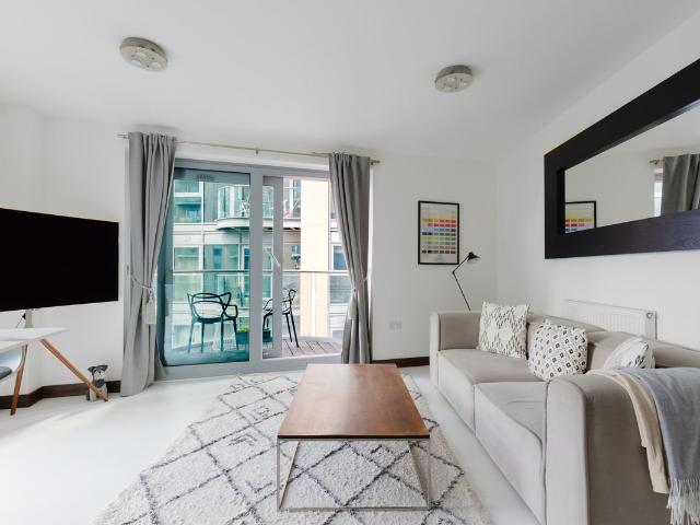 Apartment for rent in Battersea, Greater London