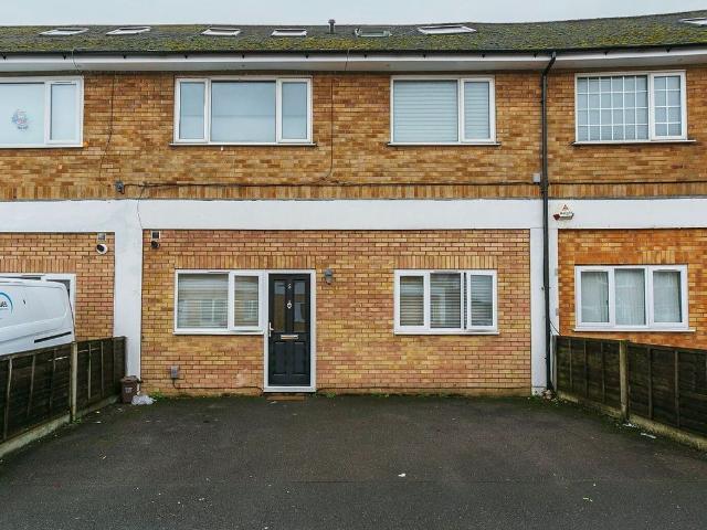 Apartment for rent in Kingswood, Watford