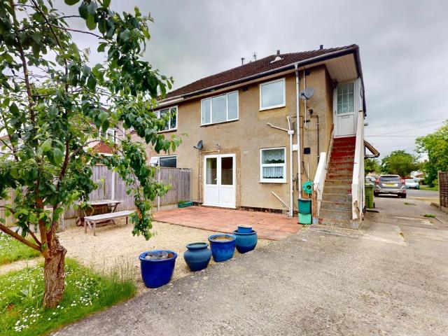 House for rent in Kingsditch, Cheltenham