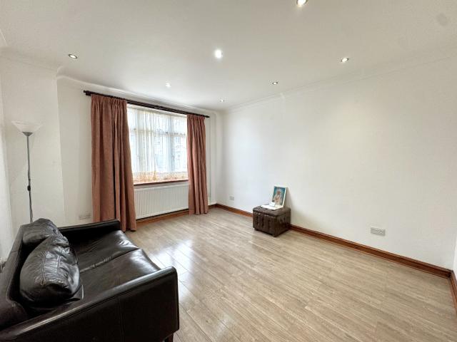 House for rent in London Borough of Hounslow, Greater London