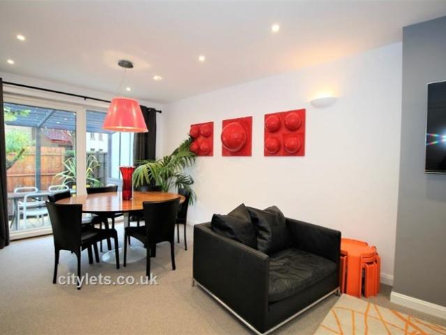 House for rent in Comely Bank, Craigleith