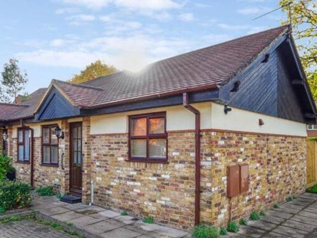 House for sale in Beaconsfield, Knotty Green