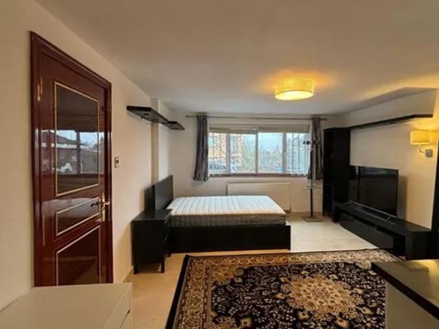 Apartment for rent in Dollis Hill, Greater London