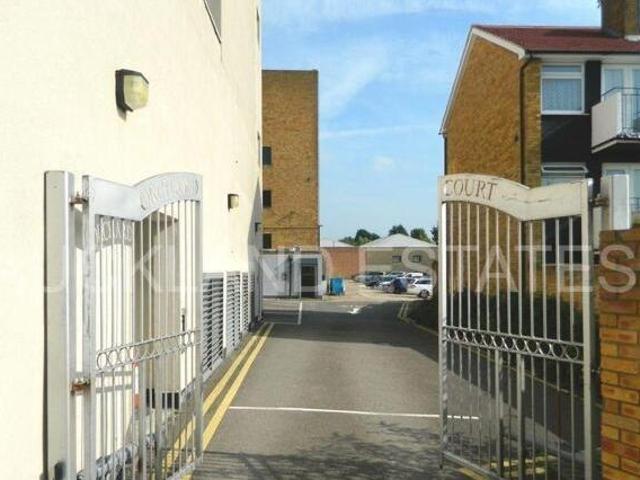 House for sale in Cranborne, Potters Bar