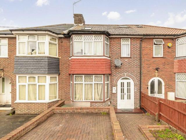 House for rent in London Borough of Ealing, Greater London