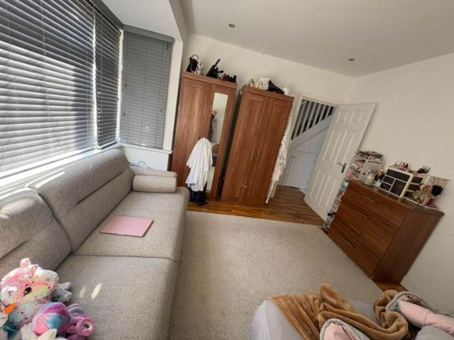 Room for rent in Queensbury, Greater London