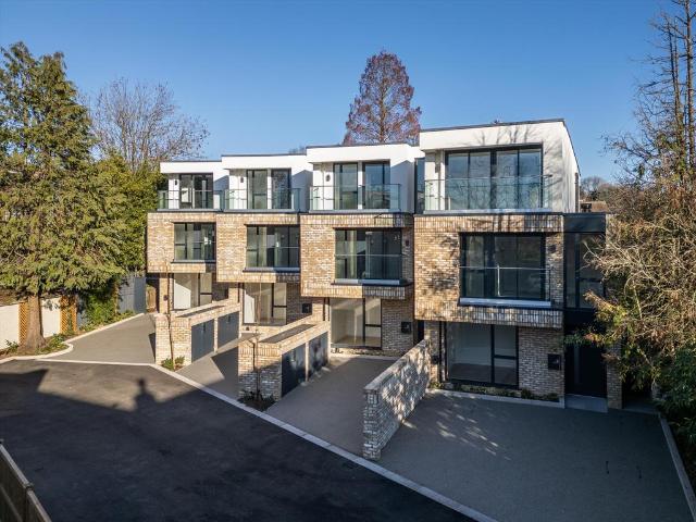 House for rent in London Borough of Merton, Raynes Park