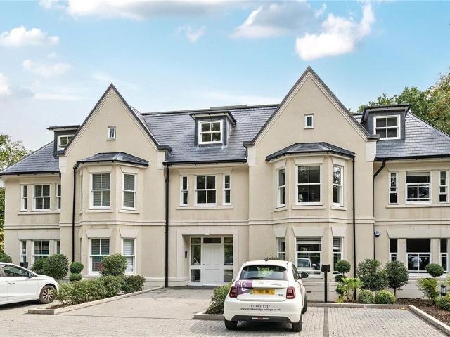 Apartment for rent in Martin's Heron, Winkfield