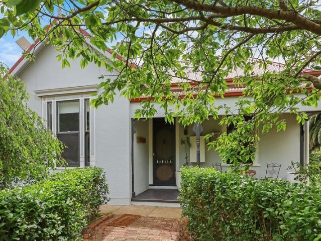 House for sale in Illowa, Victoria