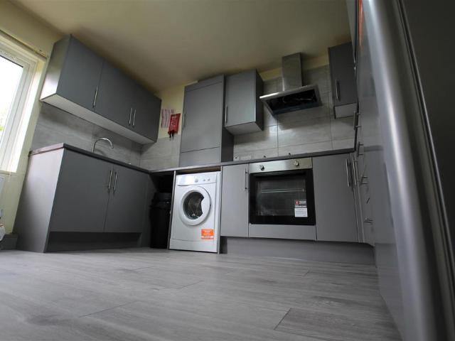 House for rent in Hyde Park, West Yorkshire