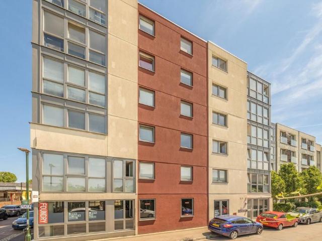 Apartment for rent in London Borough of Richmond upon Thames, Greater London